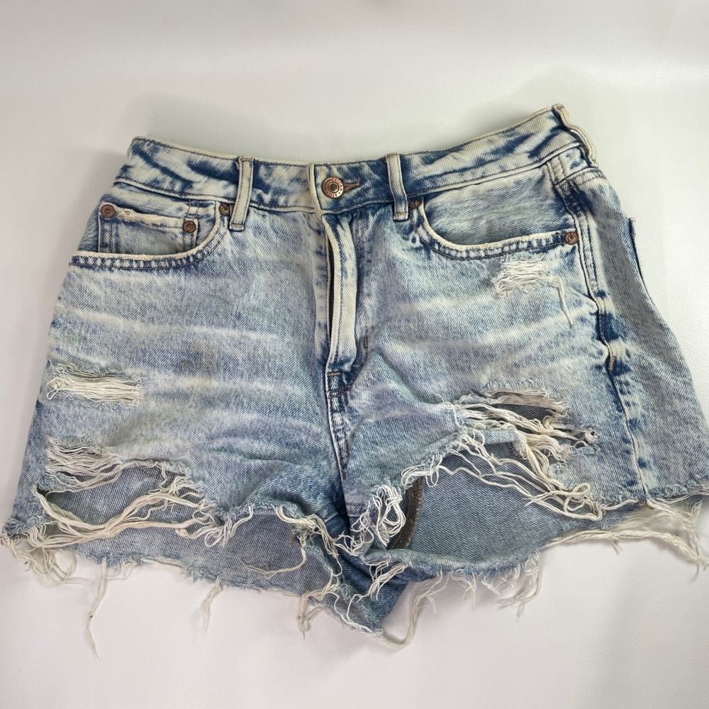 American Eagle Tomgirl Distressed Denim Shorts Light Wash Blue Womens 2 442BBBLG